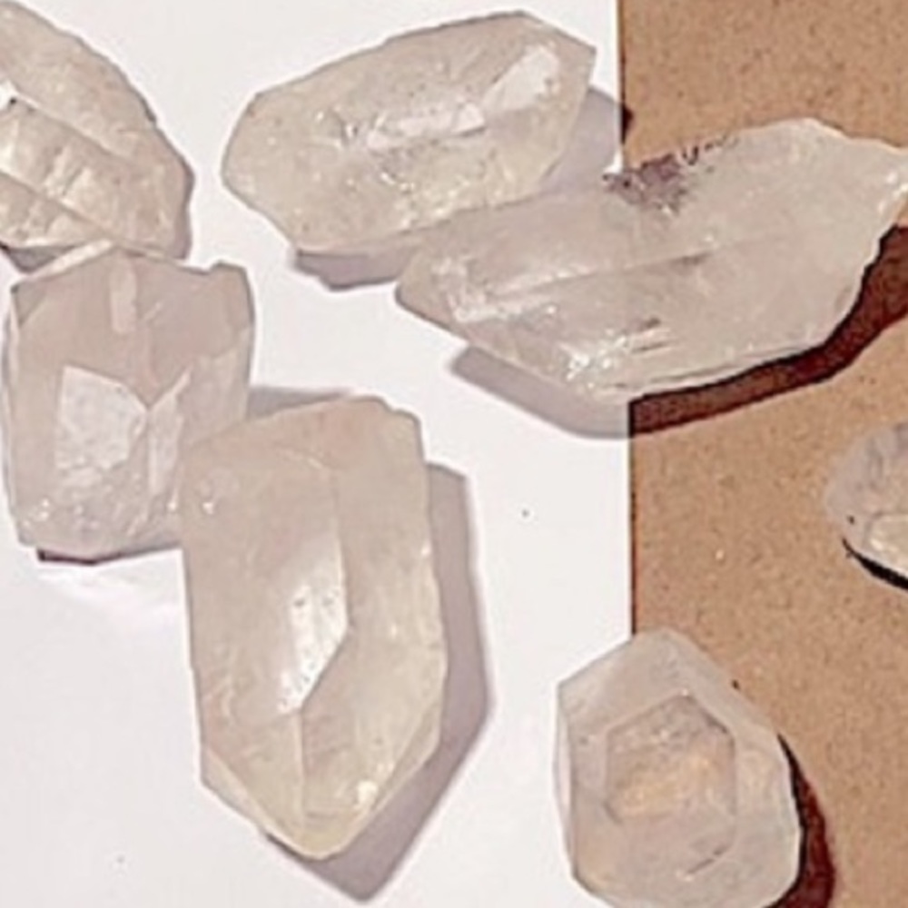 Authentic Clear Quartz points - Picture 8 of 16